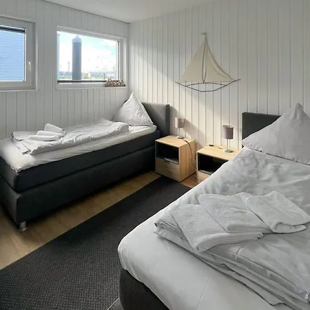 Am Pier Botel Olpenitz